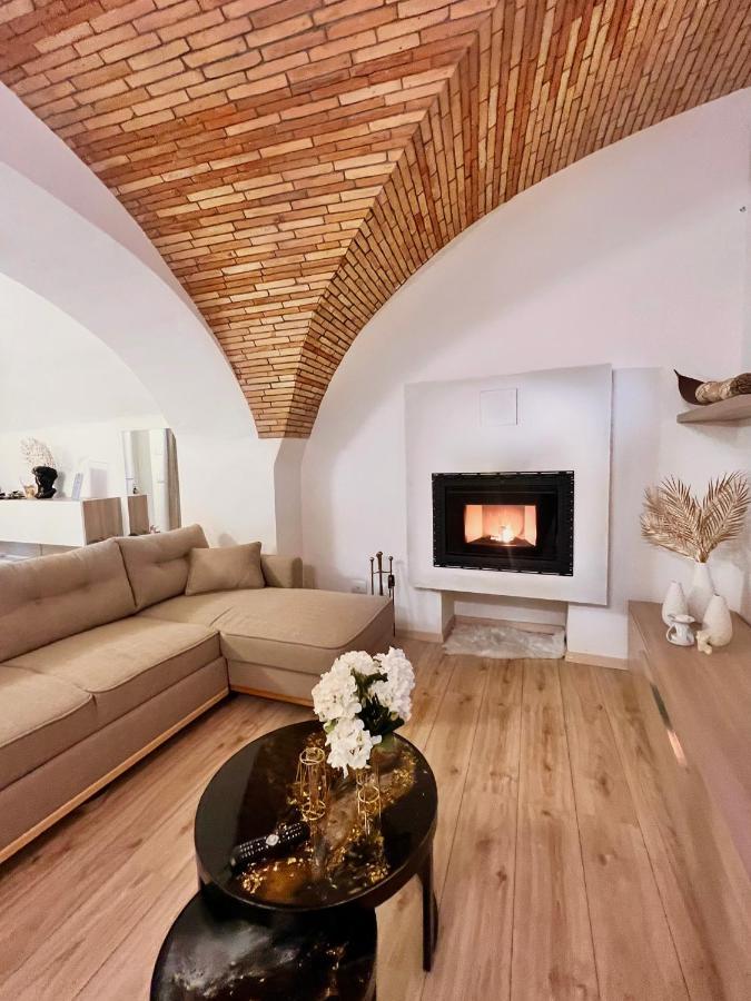 L'Arco Sul Lago • Gold Apartment Castro  Екстериор снимка