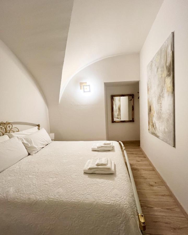 L'Arco Sul Lago • Gold Apartment Castro  Екстериор снимка