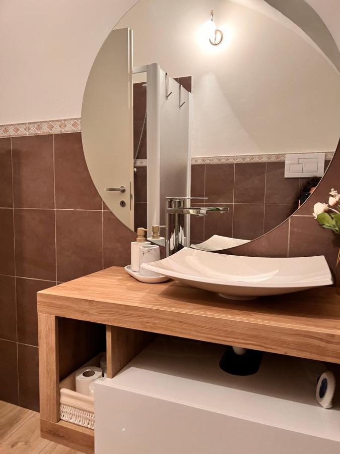 L'Arco Sul Lago • Gold Apartment Castro  Екстериор снимка