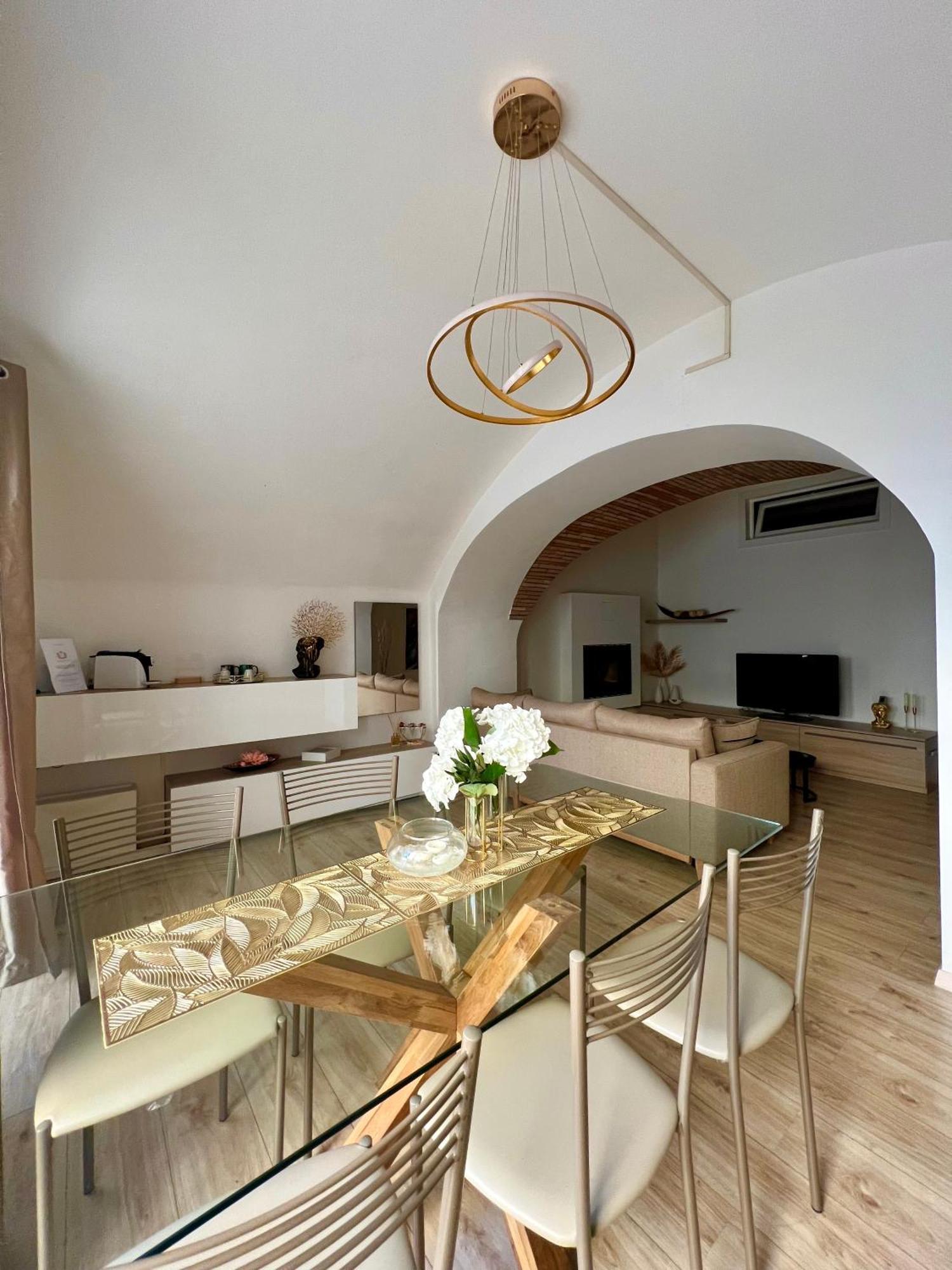 L'Arco Sul Lago • Gold Apartment Castro  Екстериор снимка