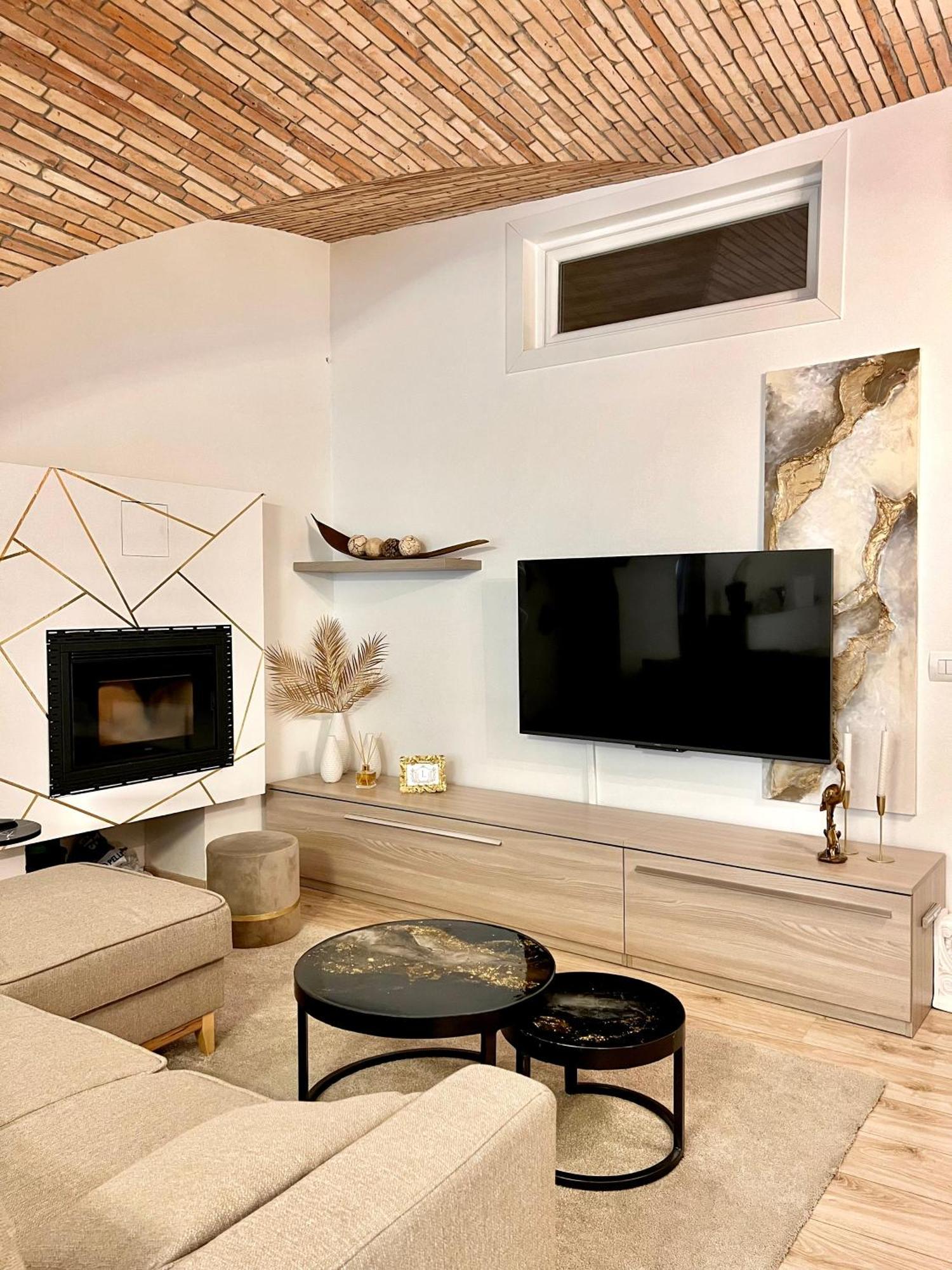 L'Arco Sul Lago • Gold Apartment Castro  Екстериор снимка