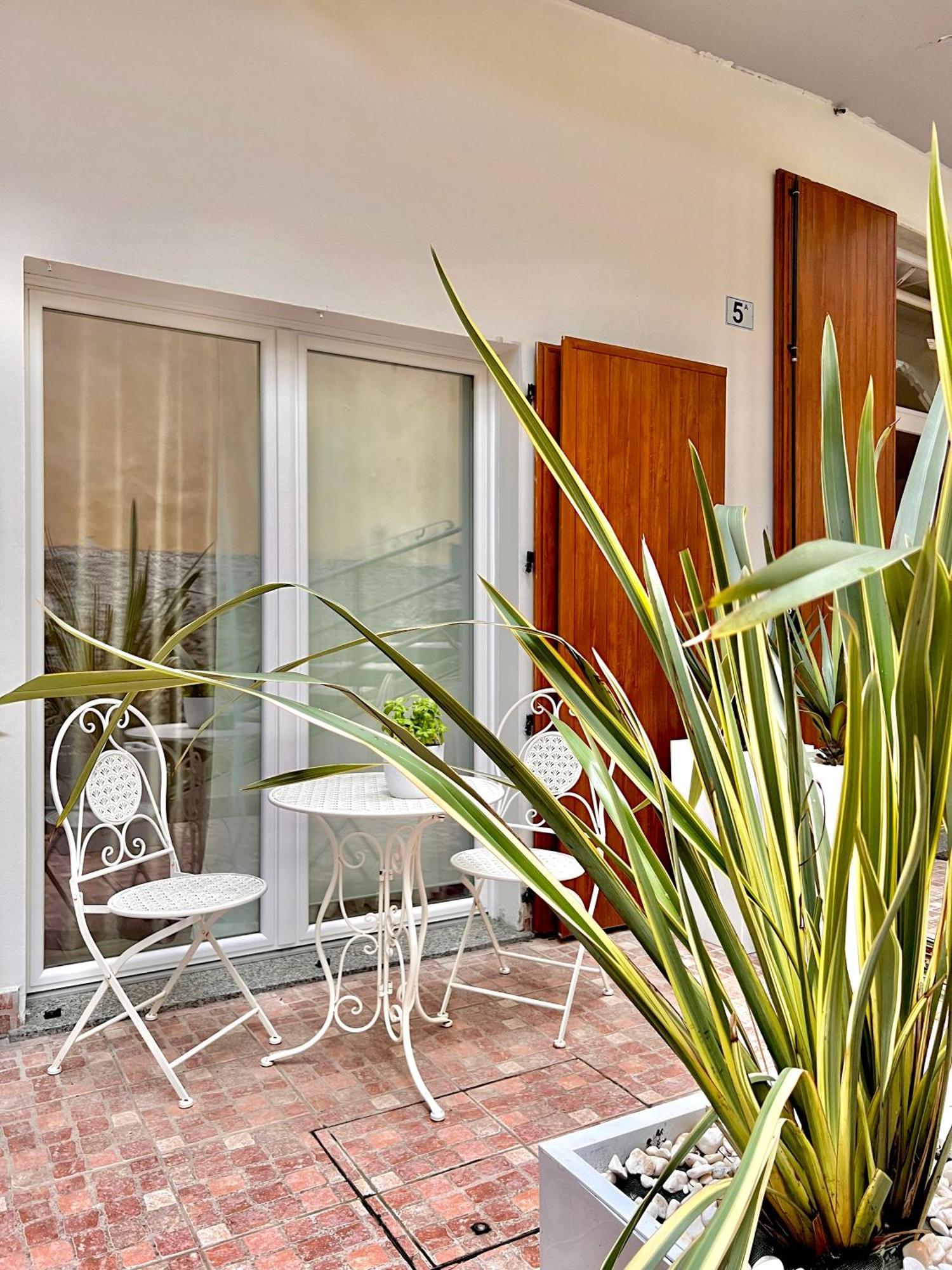 L'Arco Sul Lago • Gold Apartment Castro  Екстериор снимка