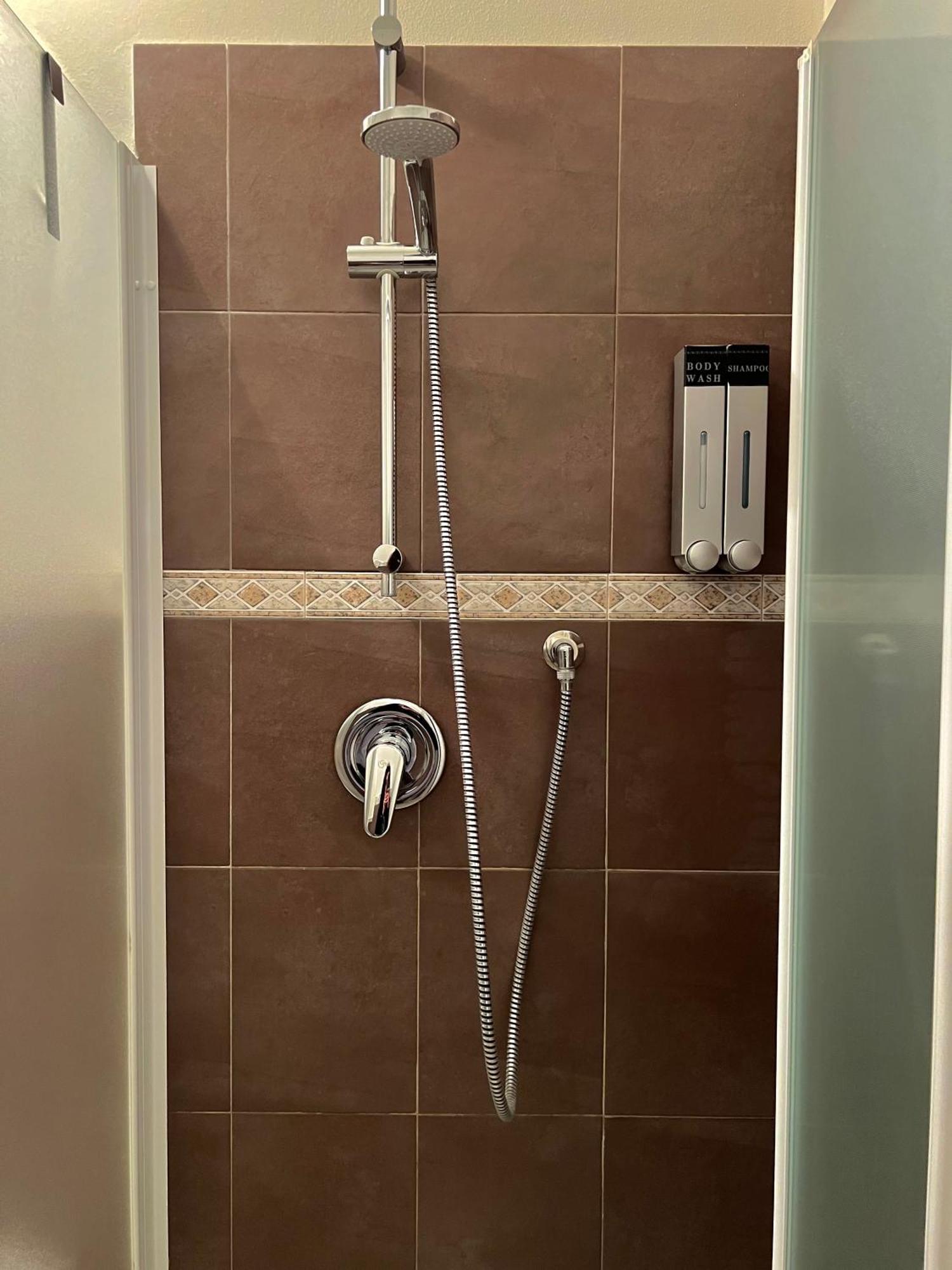 L'Arco Sul Lago • Gold Apartment Castro  Екстериор снимка